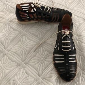 Rollie open sandal/shoe 37 new without box